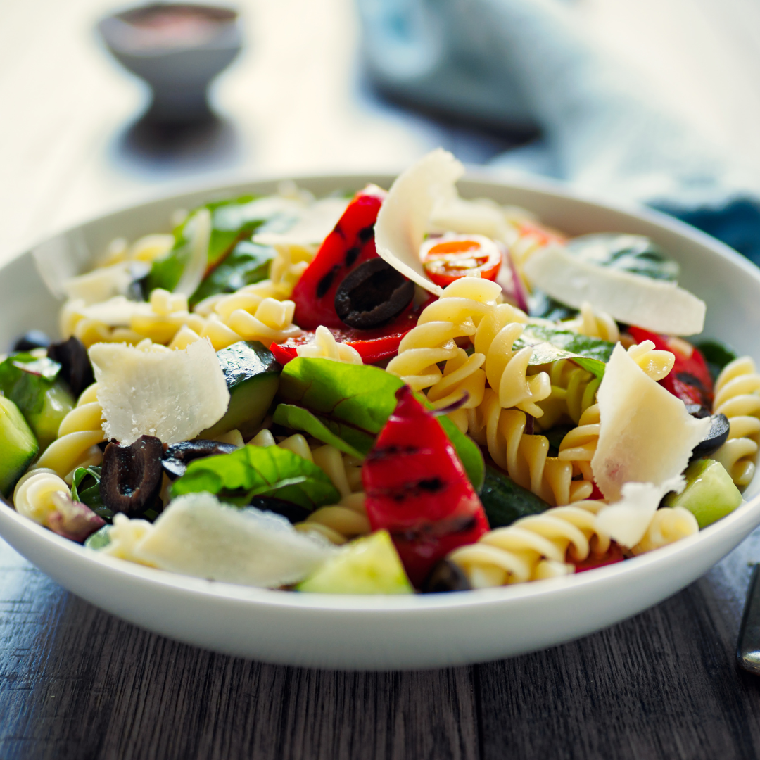 Klasiğinden Bambaşka Makarna Salatası Tarifi